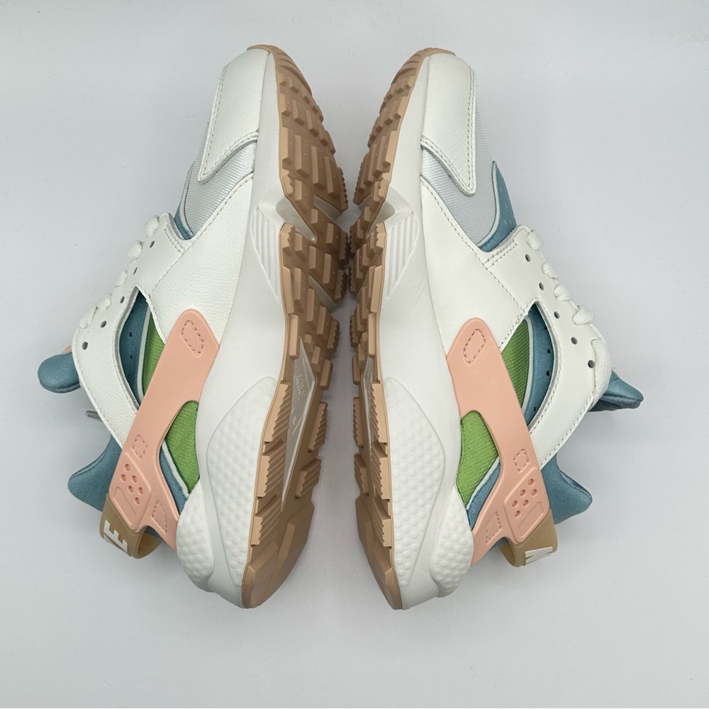 Women’s Nike Air Huarache SE Orange Blue Green Sneakers Retro DQ0117-100 Sz 6.5 - Picture 5 of 10